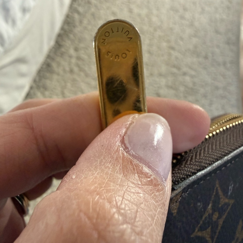 Louis Vuitton Monogram Zippy Wallet - Picture 2 of 11